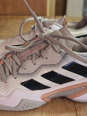Adidas Women's Light Pink Training Sneakers